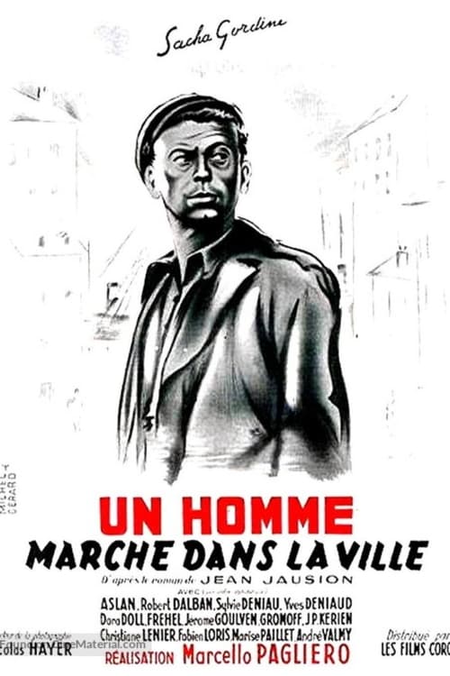 Un homme marche dans la ville